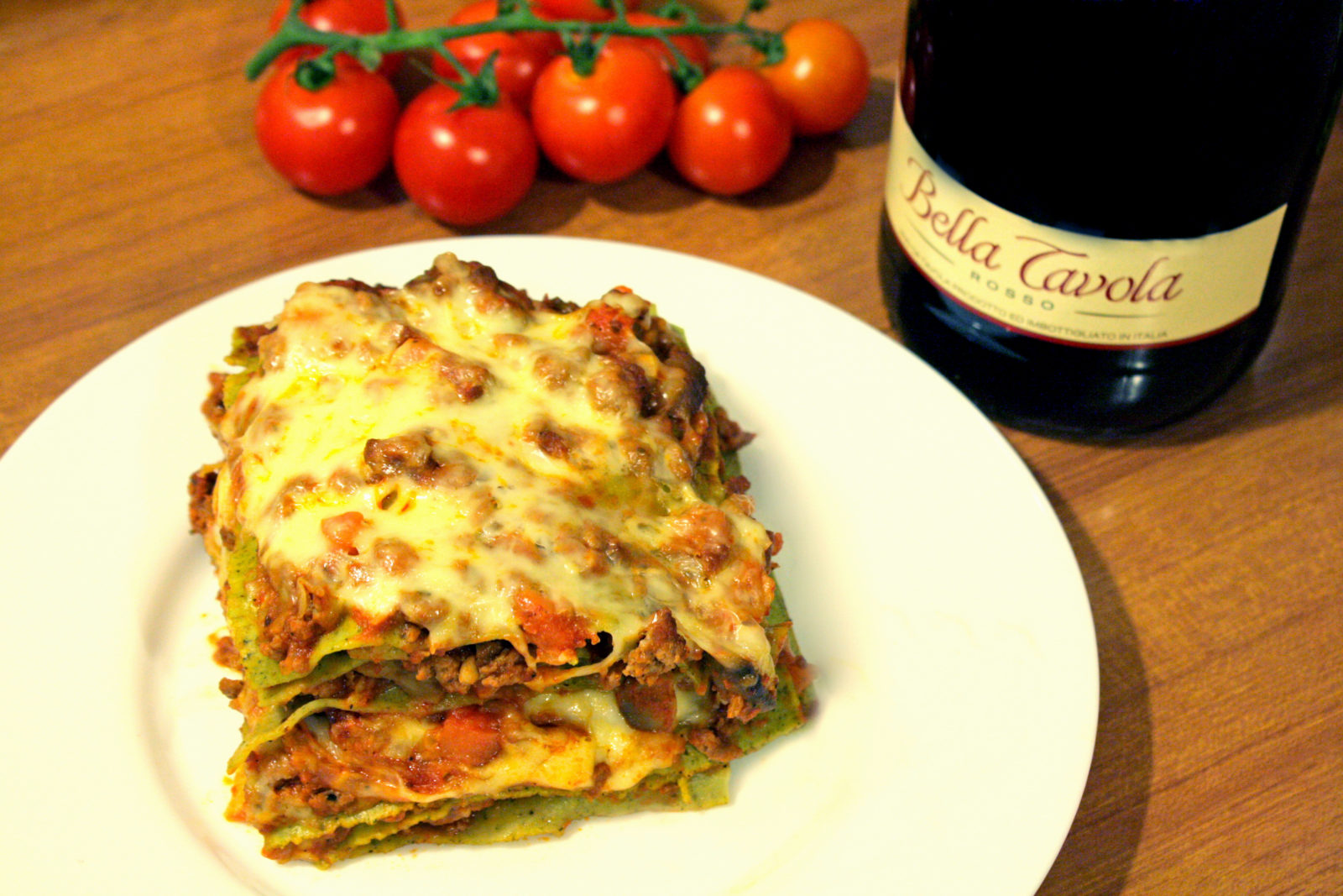 Lasagna verde con ragú de carne y verduras